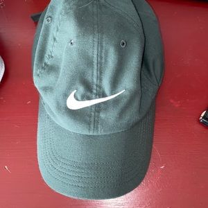 Green Nike dri-fit hat